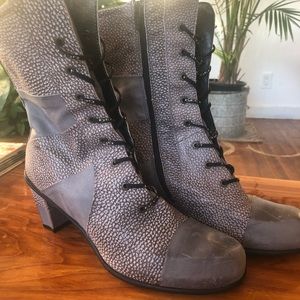 Eject Booties. Boho-style granny boots in soft grey/blue leather.